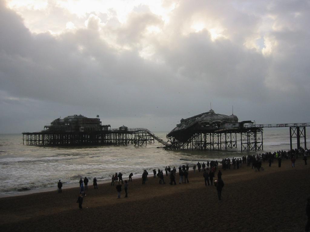 02_12_30_05_fallen_pier.jpg